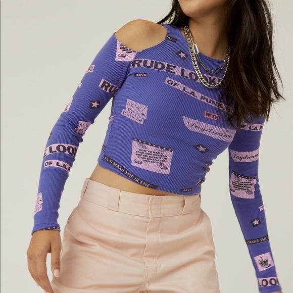 Daydreamer RUDE LOOKS COLD SHOULDER THERMAL GRAPHIC CROP Top - Picture 1 of 13